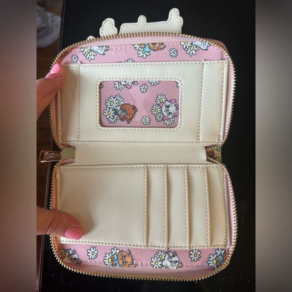 NWOT Loungefly The Aristocats Marie House Zip Around Wallet - Picture 3 of 9